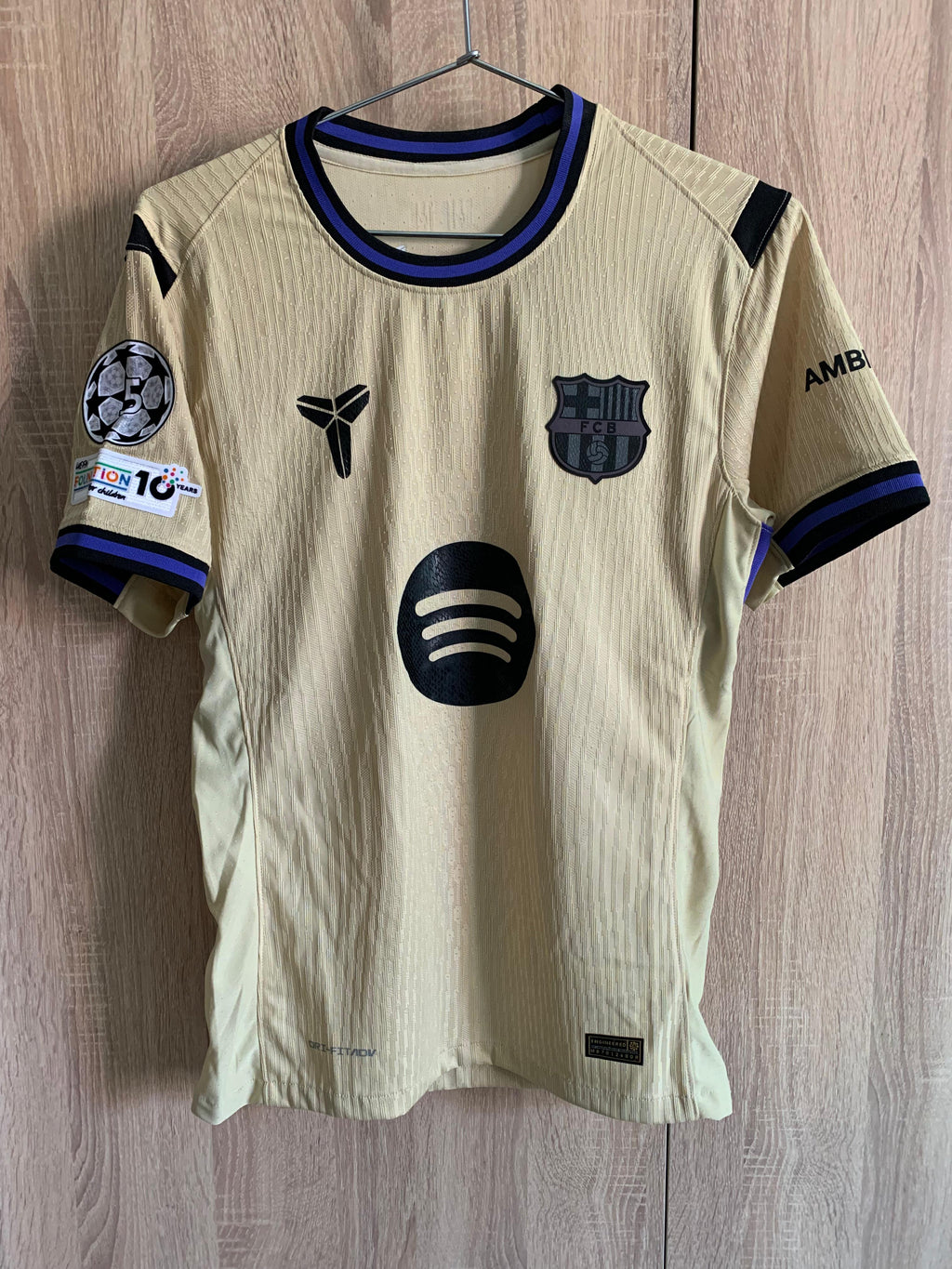 FC BARCELONA AWAY KIT